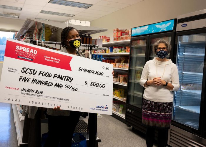 SCSU_20_FoodPantryDonation-126 student Jierah Reid, '22, with VP for Student Affairs Tracy Tyree